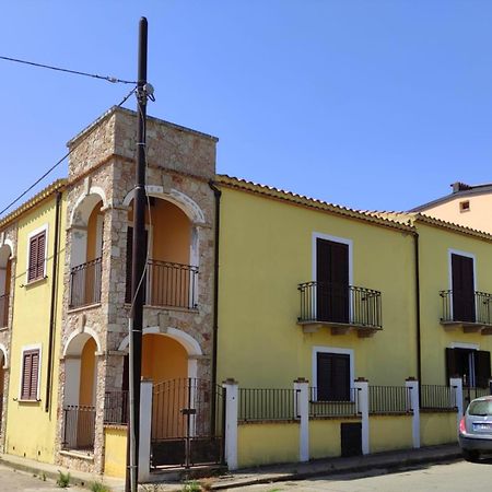 Апартаменты Casa Il Cortile Fiorito Тортоли Экстерьер фото