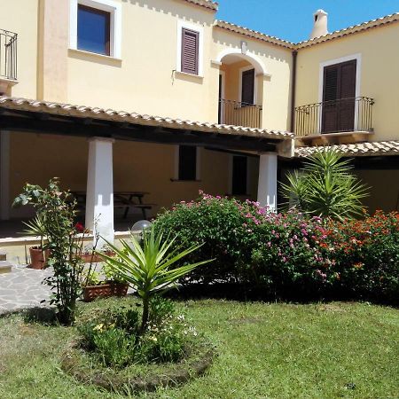 Апартаменты Casa Il Cortile Fiorito Тортоли Экстерьер фото